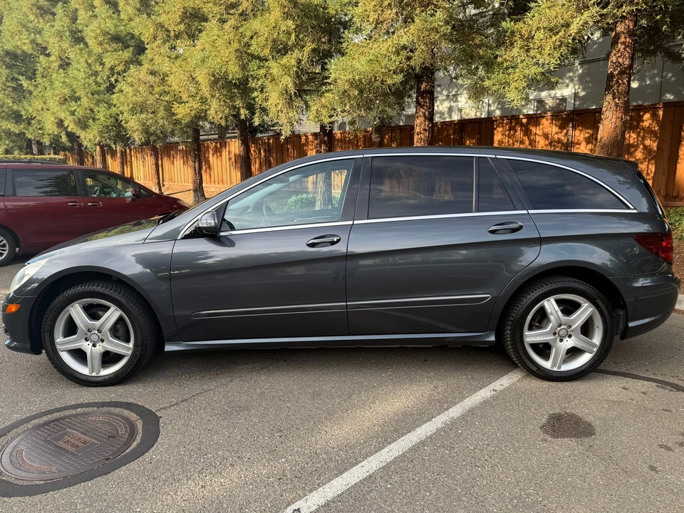 2010 Mercedes-Benz W251 R-Class - Image 10 of 31