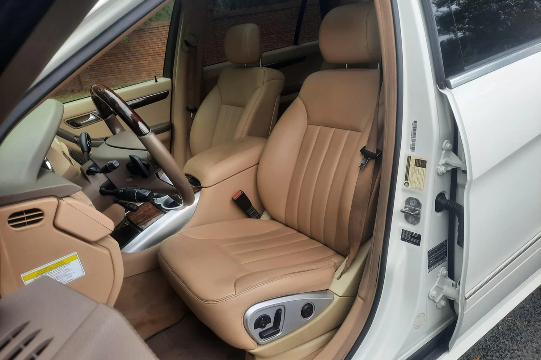 2010 Mercedes-Benz W251 R-Class - Image 4 of 7