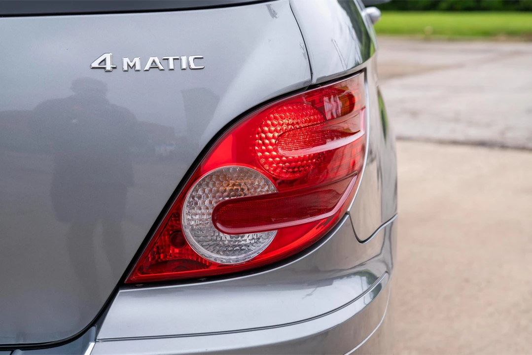 2010 Mercedes-Benz W251 R-Class - Image 30 of 31