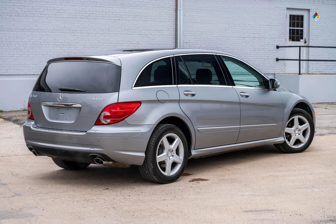 2010 Mercedes-Benz W251 R-Class - Image 13 of 31