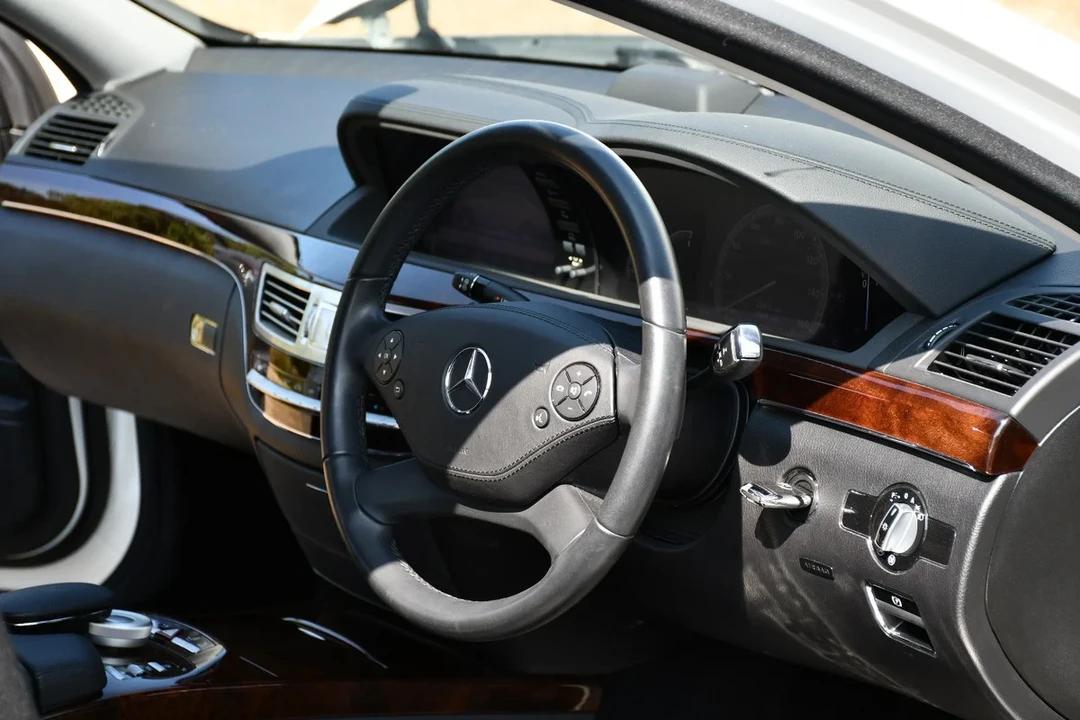 2010 Mercedes-Benz W221 S-Class - Image 8 of 30