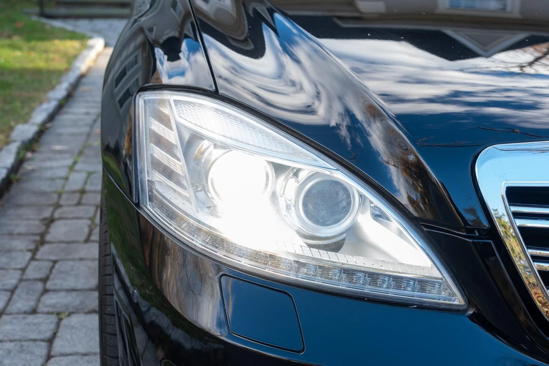 2010 Mercedes-Benz W221 S-Class - Image 17 of 31