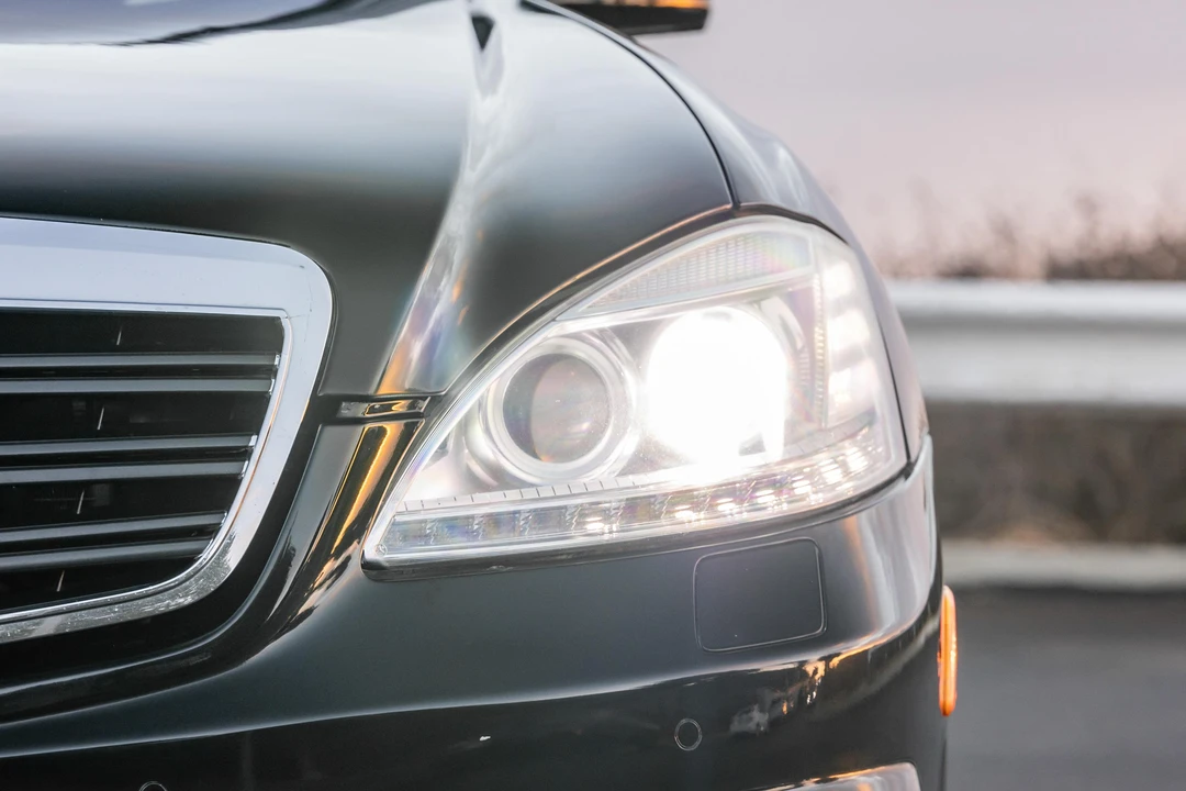 2010 Mercedes-Benz W221 S 63 & S 65 AMG - Image 9 of 31
