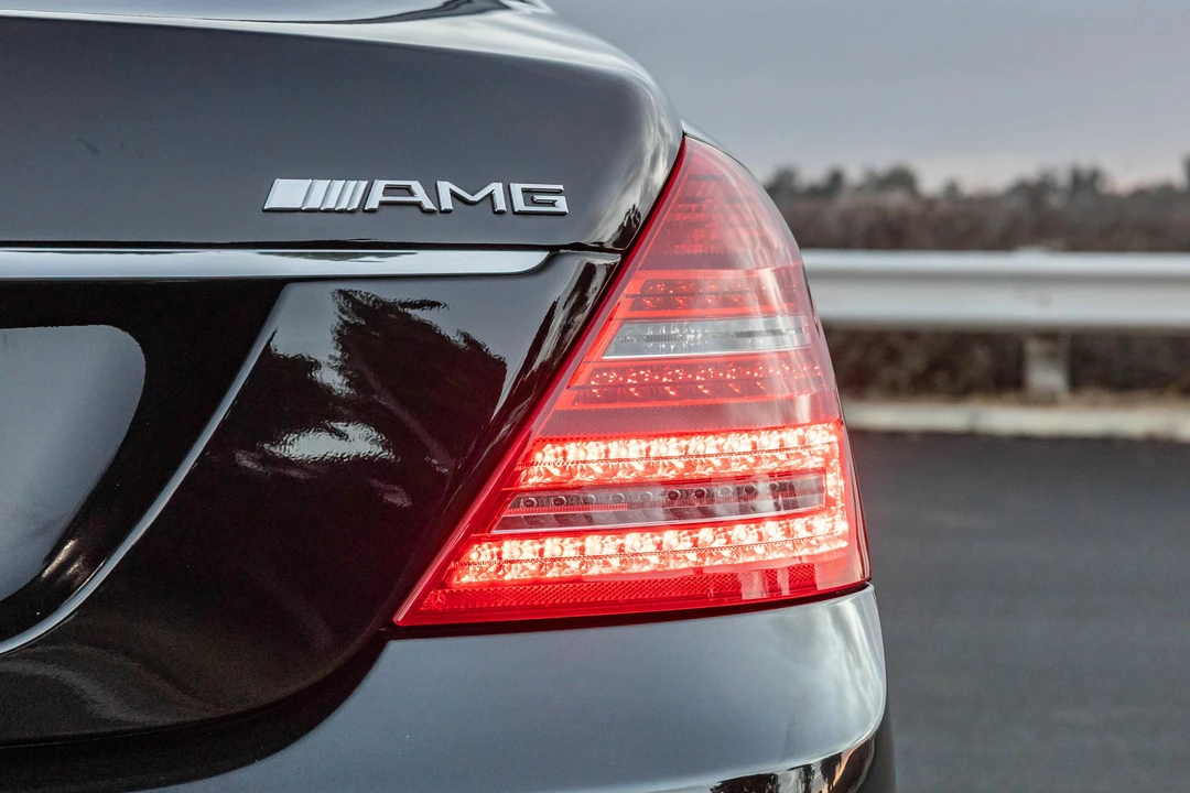 2010 Mercedes-Benz W221 S 63 & S 65 AMG - Image 13 of 31