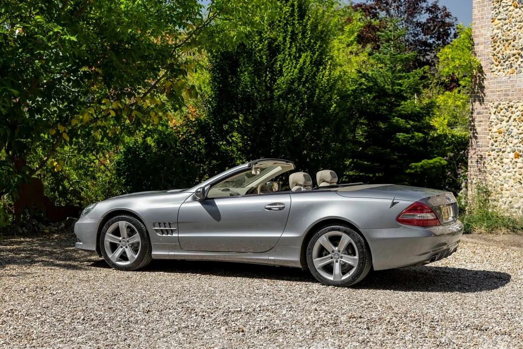 2010 Mercedes-Benz R230 SL-Class - Image 14 of 30