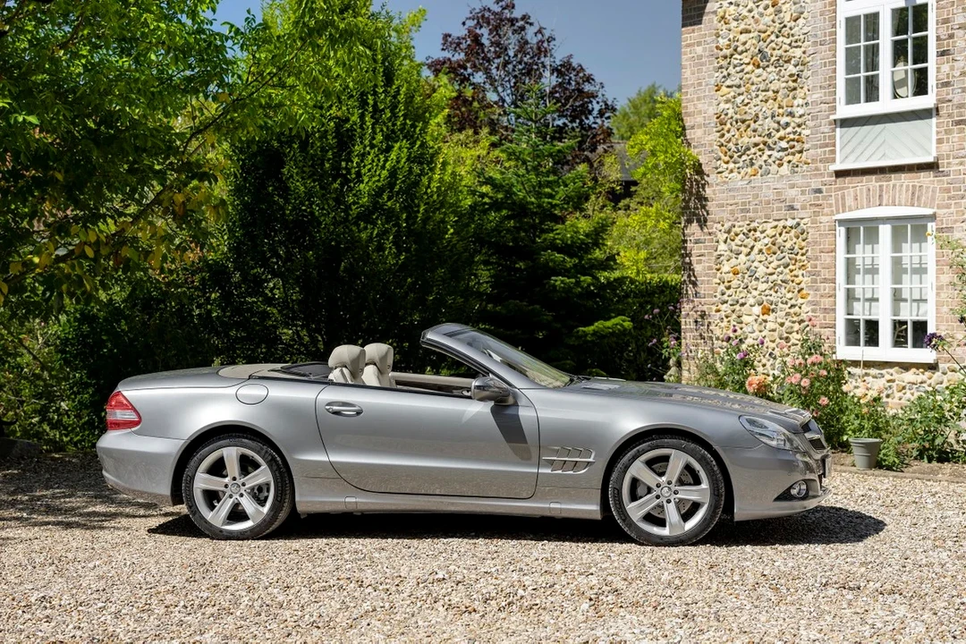 2010 Mercedes-Benz R230 SL-Class - Image 8 of 30