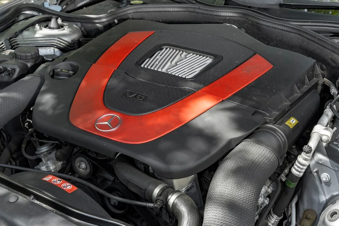 2010 Mercedes-Benz R230 SL-Class - Image 9 of 30