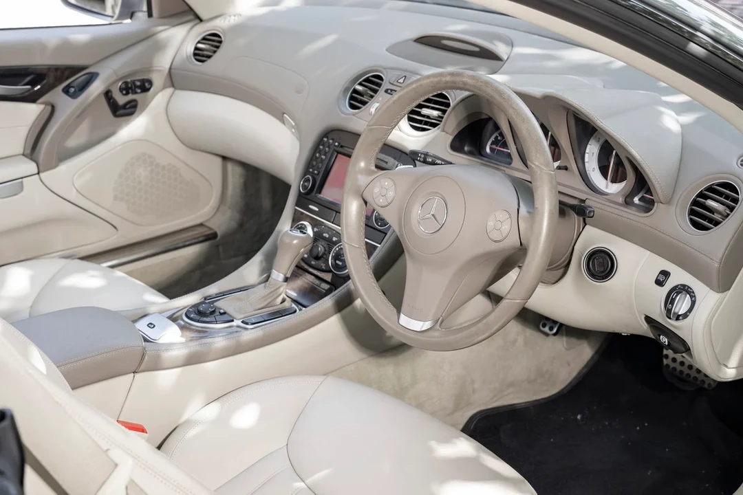 2010 Mercedes-Benz R230 SL-Class - Image 7 of 30