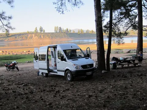 2010 Mercedes-Benz Sprinter 2500 Cargo High Roof w/144"