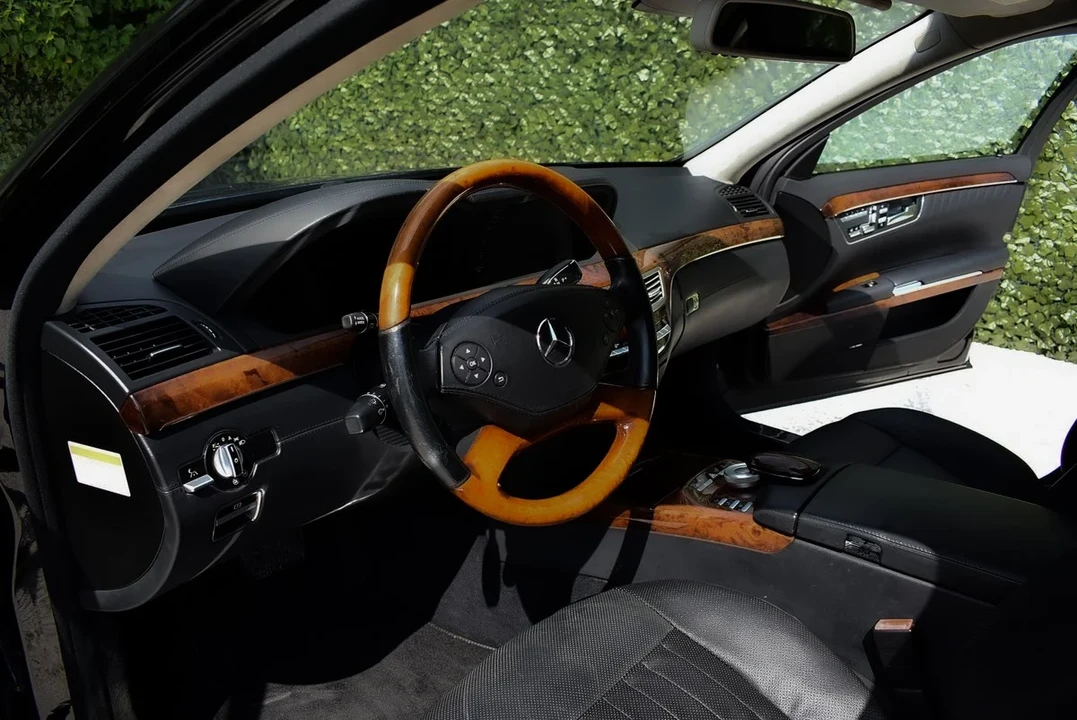 2010 Mercedes-Benz W221 S-Class - Image 18 of 31