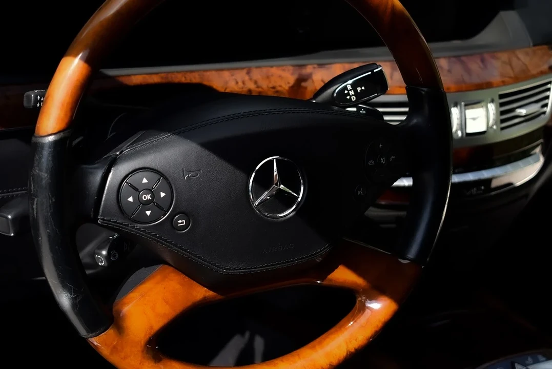 2010 Mercedes-Benz W221 S-Class - Image 22 of 31
