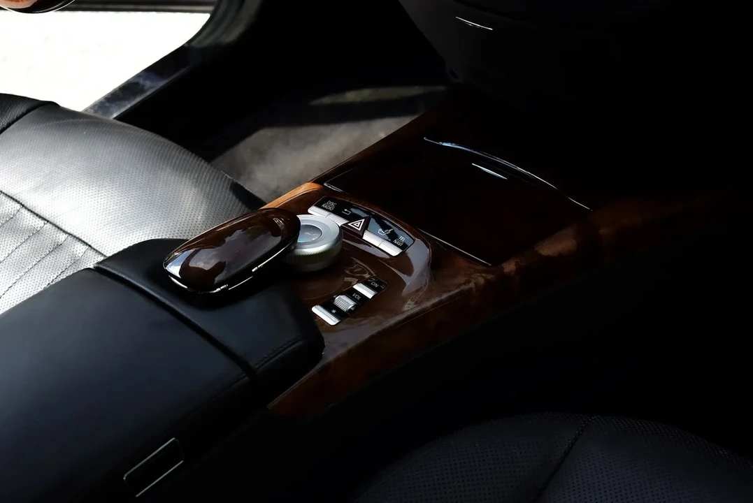 2010 Mercedes-Benz W221 S-Class - Image 30 of 31