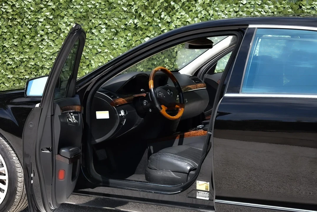 2010 Mercedes-Benz W221 S-Class - Image 15 of 31