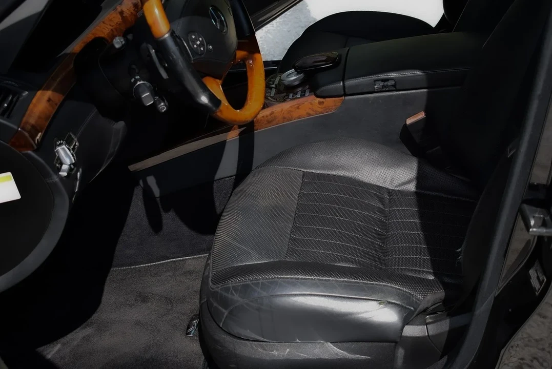 2010 Mercedes-Benz W221 S-Class - Image 16 of 31