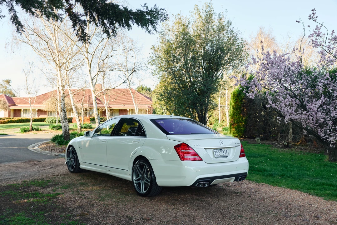 2010 Mercedes-Benz W221 S 63 & S 65 AMG - Image 7 of 31