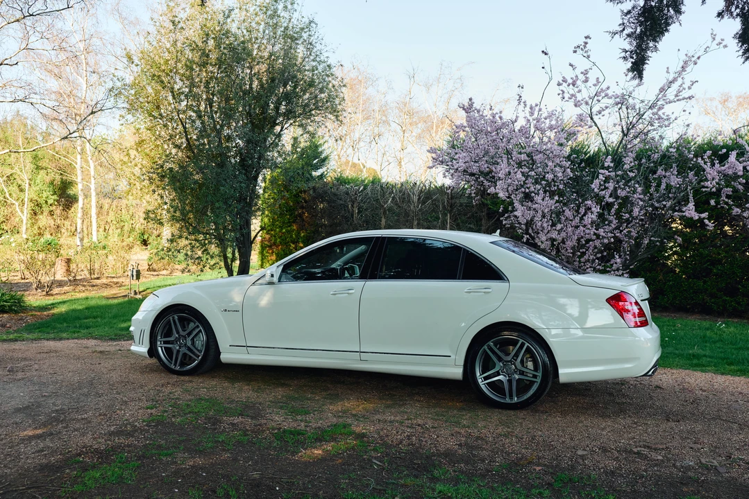 2010 Mercedes-Benz W221 S 63 & S 65 AMG - Image 8 of 31