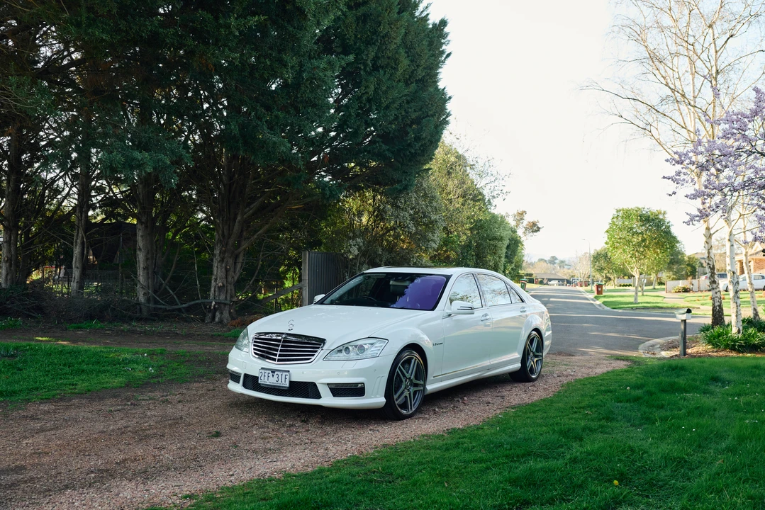 2010 Mercedes-Benz W221 S 63 & S 65 AMG - Image 9 of 31