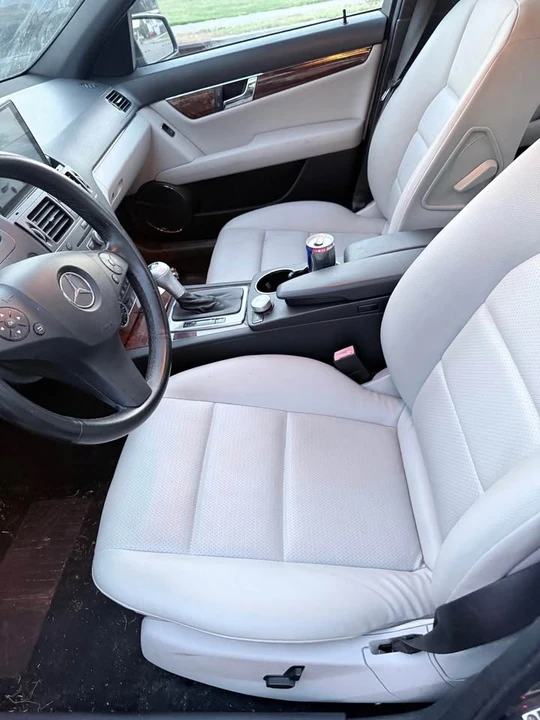2010 Mercedes-Benz W204 C-Class - Image 8 of 13