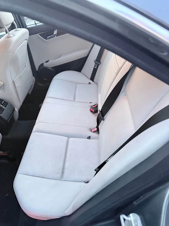 2010 Mercedes-Benz W204 C-Class - Image 12 of 13