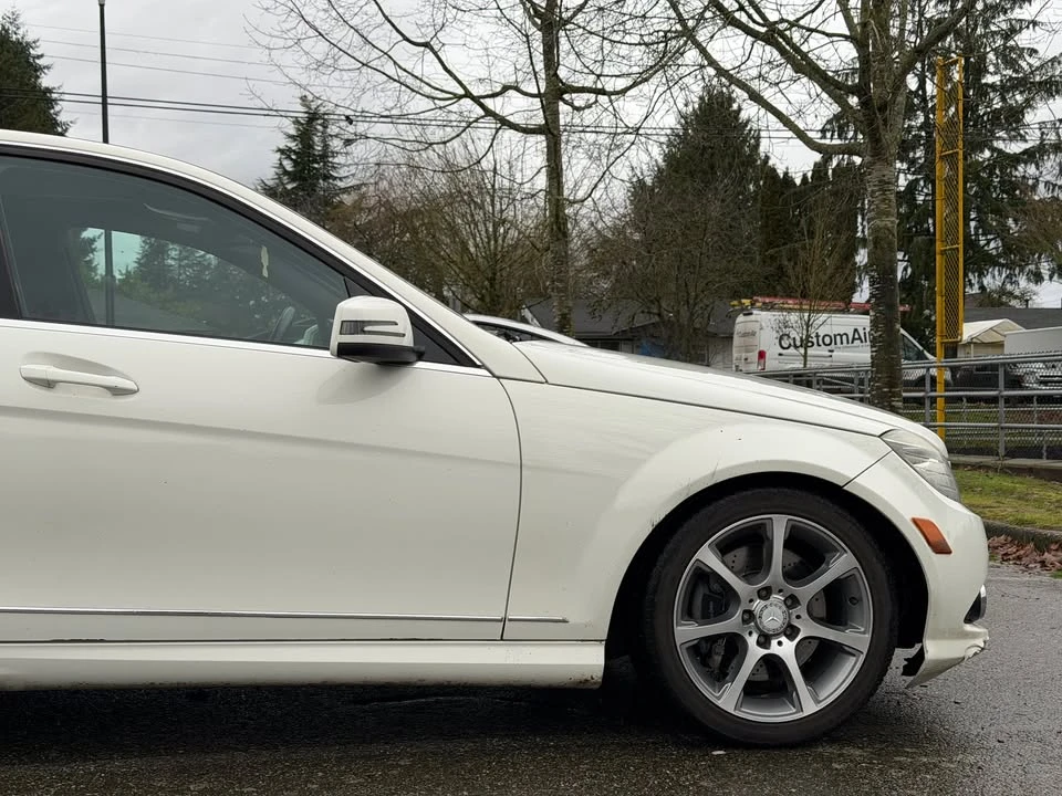 2010 Mercedes-Benz W204 C-Class - Image 13 of 17