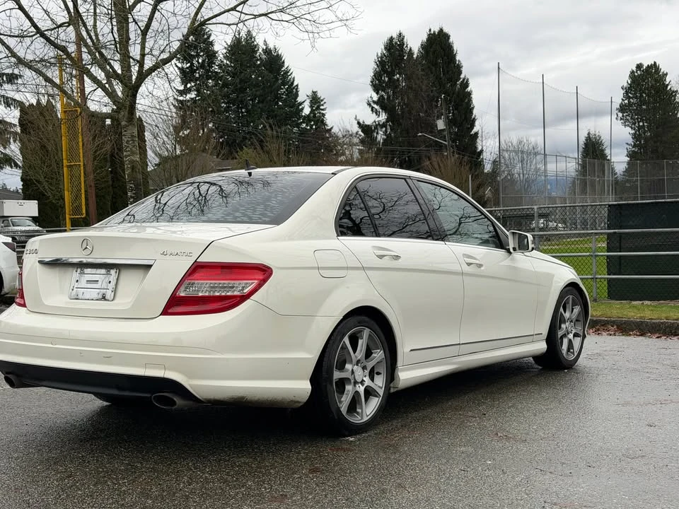 2010 Mercedes-Benz W204 C-Class - Image 16 of 17