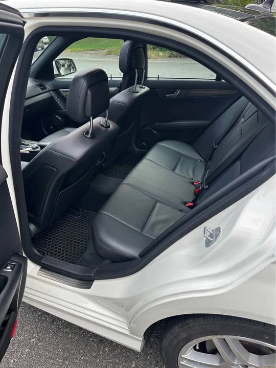 2010 Mercedes-Benz W204 C-Class - Image 10 of 10