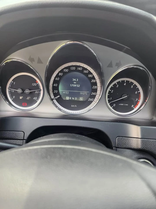 2010 Mercedes-Benz W204 C-Class - Image 11 of 19
