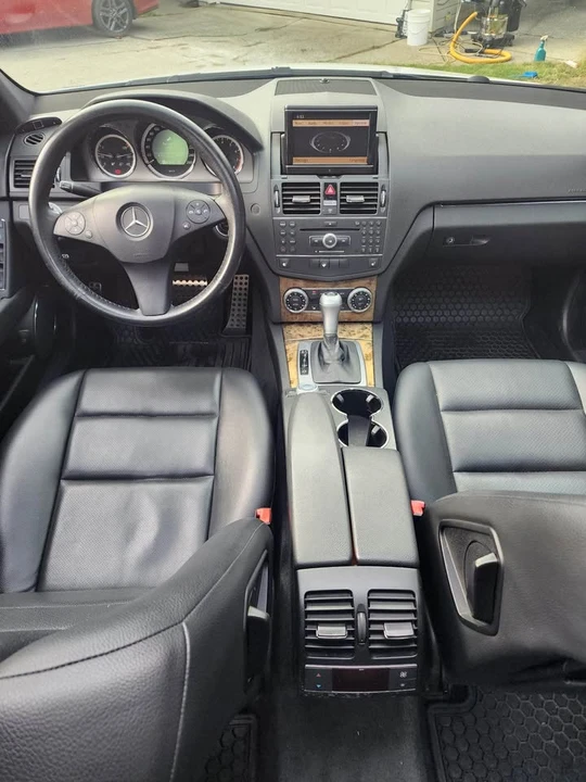 2010 Mercedes-Benz W204 C-Class - Image 5 of 19