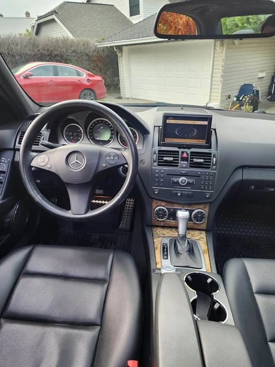2010 Mercedes-Benz W204 C-Class - Image 15 of 19