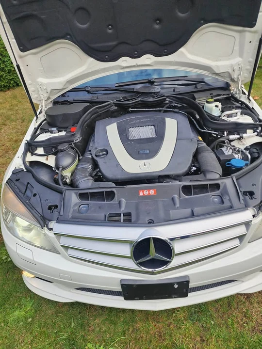 2010 Mercedes-Benz W204 C-Class - Image 10 of 19
