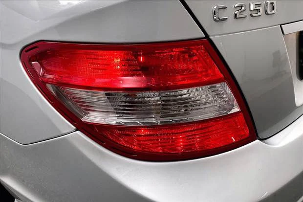 2010 Mercedes-Benz W204 C-Class - Image 16 of 19