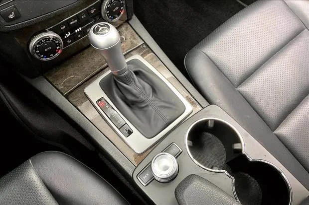 2010 Mercedes-Benz W204 C-Class - Image 11 of 19
