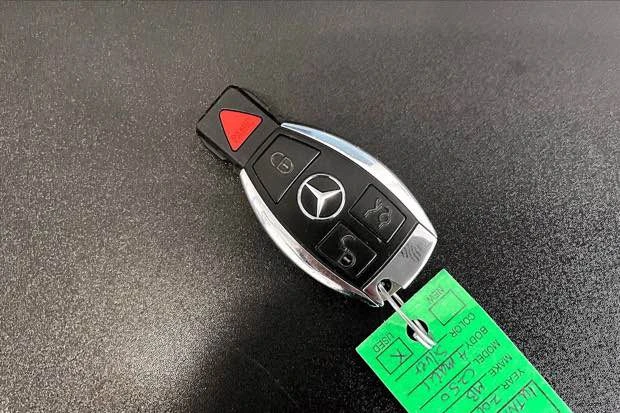 2010 Mercedes-Benz W204 C-Class - Image 18 of 19