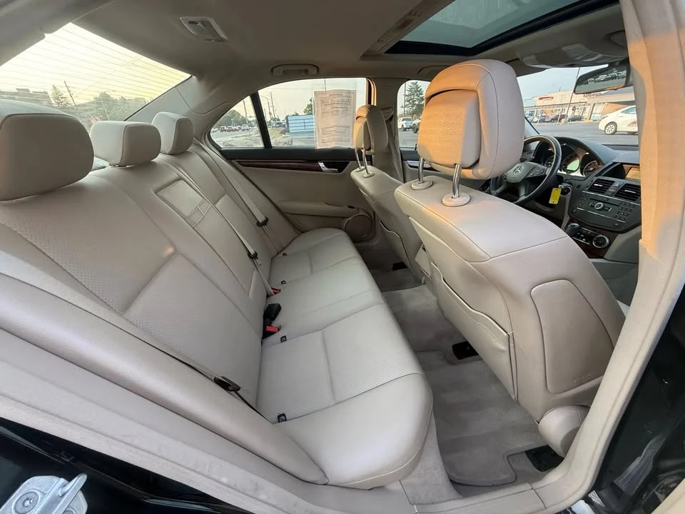 2010 Mercedes-Benz W204 C-Class - Image 12 of 17