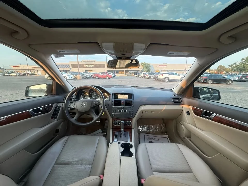 2010 Mercedes-Benz W204 C-Class - Image 15 of 17