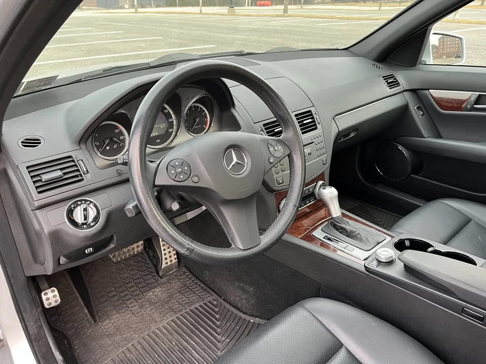 2010 Mercedes-Benz W204 C-Class - Image 9 of 18