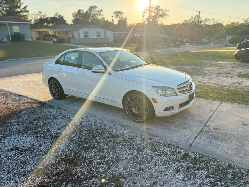 2010 Mercedes-Benz W204 C-Class - Image 9 of 12