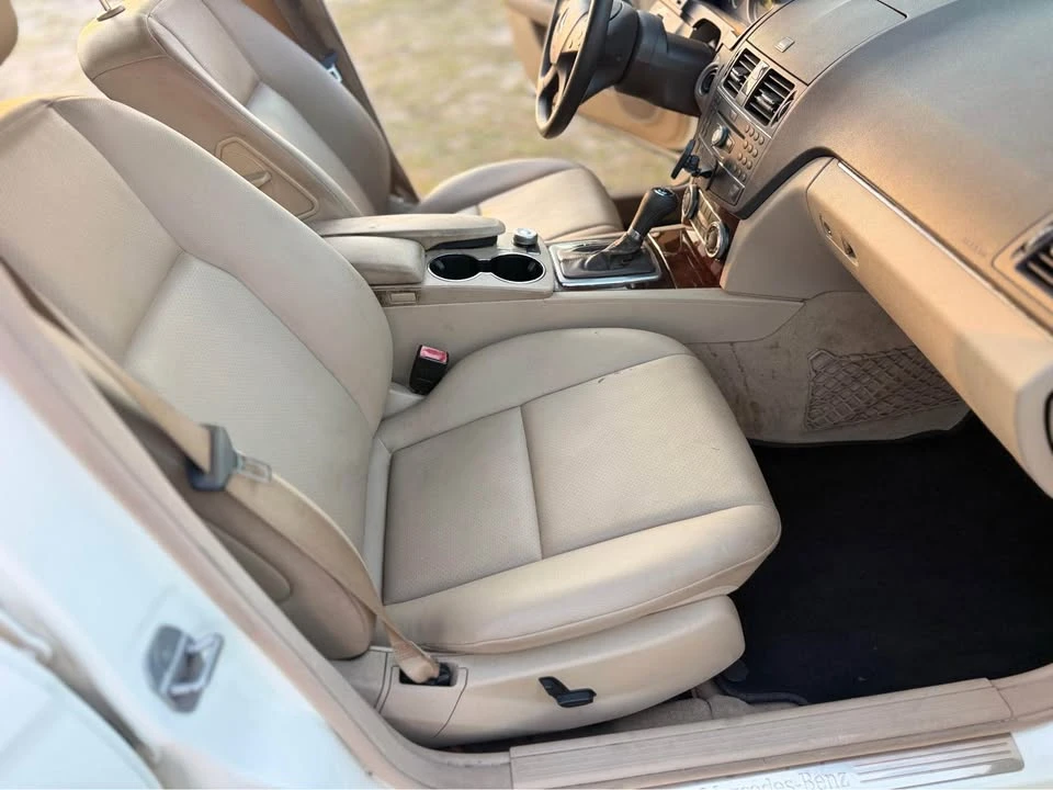 2010 Mercedes-Benz W204 C-Class - Image 2 of 12
