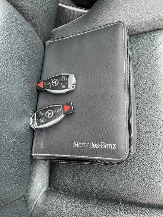 2010 Mercedes-Benz W204 C-Class - Image 15 of 18