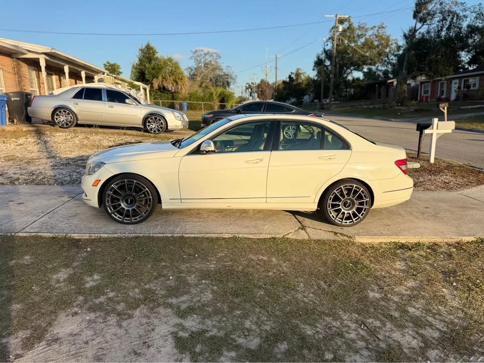 2010 Mercedes-Benz W204 C-Class - Image 7 of 12