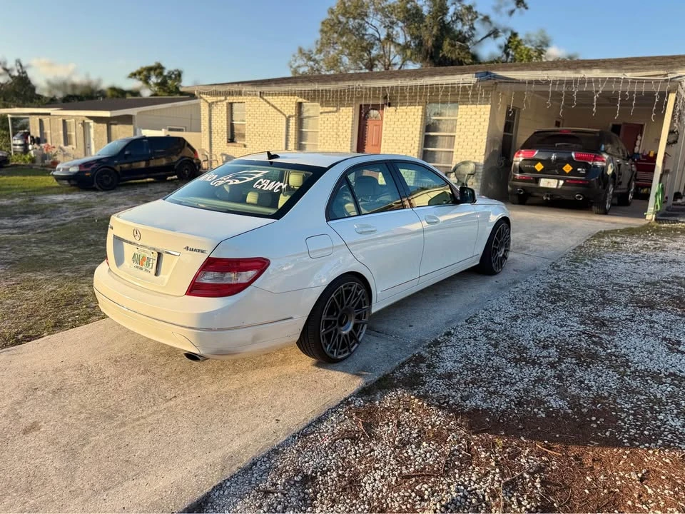 2010 Mercedes-Benz W204 C-Class - Image 10 of 12
