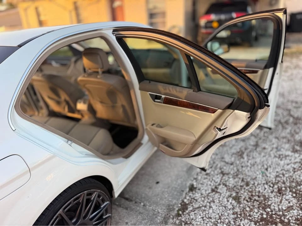 2010 Mercedes-Benz W204 C-Class - Image 6 of 12