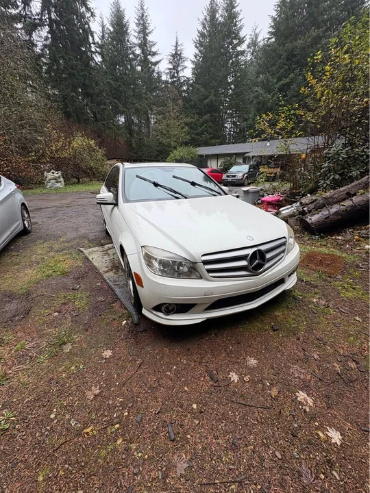 2010 Mercedes-Benz W204 C-Class - Image 2 of 5