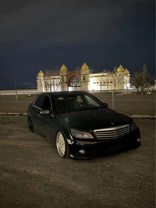 2010 Mercedes-Benz W204 C-Class - Image 2 of 6