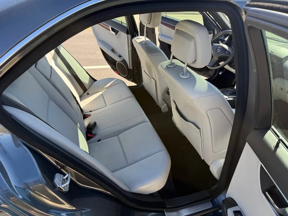2010 Mercedes-Benz W204 C-Class - Image 9 of 13