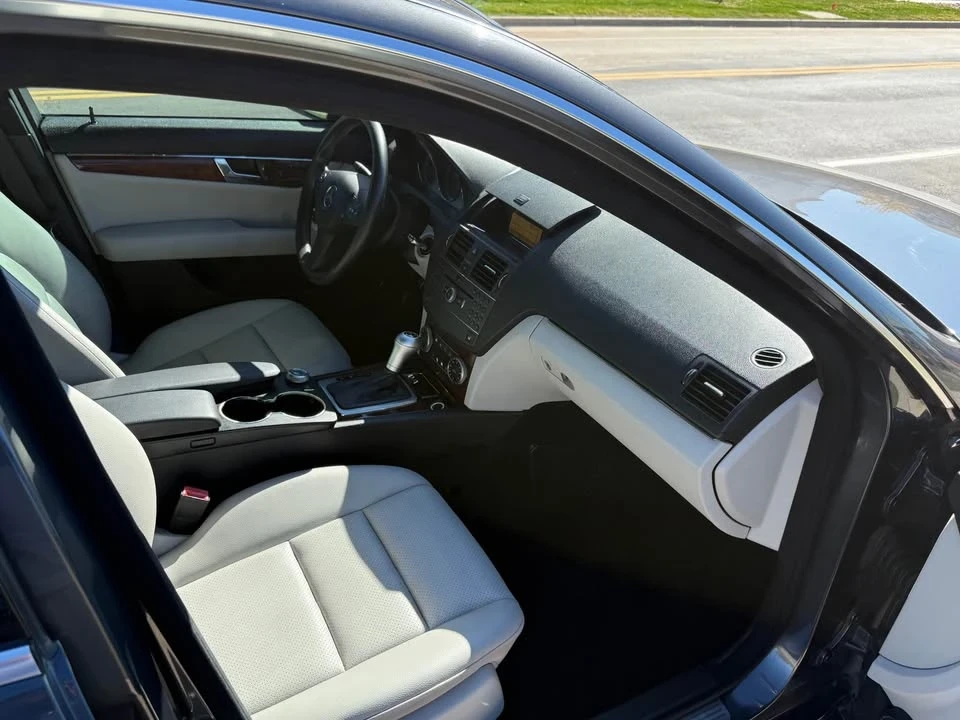 2010 Mercedes-Benz W204 C-Class - Image 8 of 13