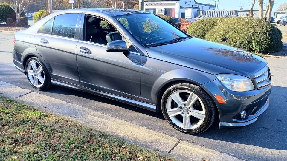 2010 Mercedes-Benz W204 C-Class - Image 2 of 4