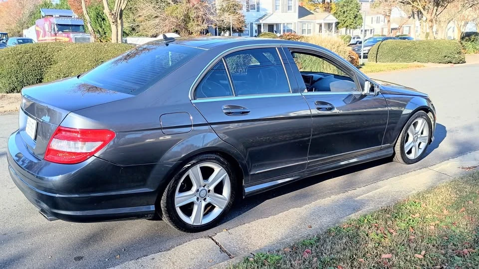 2010 Mercedes-Benz W204 C-Class - Image 3 of 4