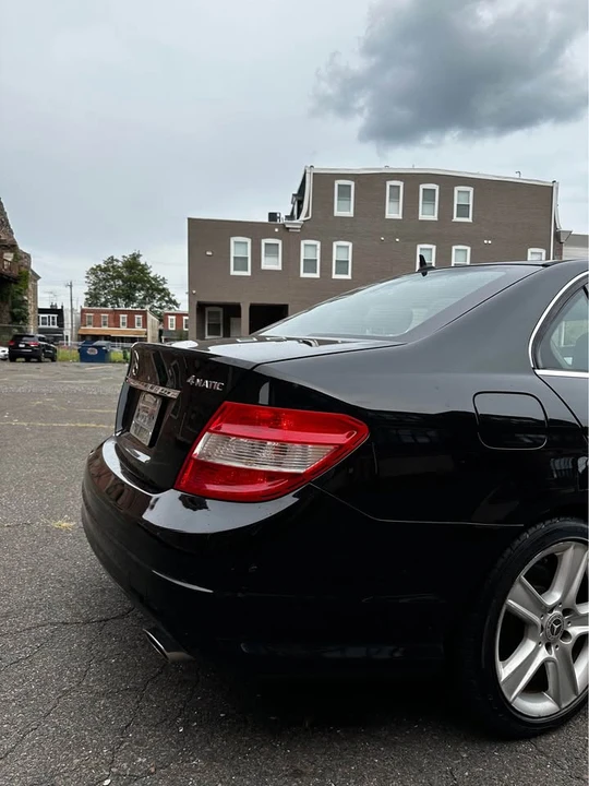 2010 Mercedes-Benz W204 C-Class - Image 9 of 14
