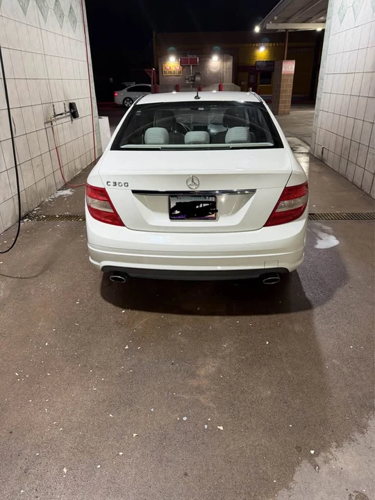 2010 Mercedes-Benz W204 C-Class - Image 3 of 11